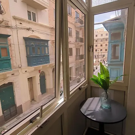 Vibrant One Bedroom At Manoel Island Daire