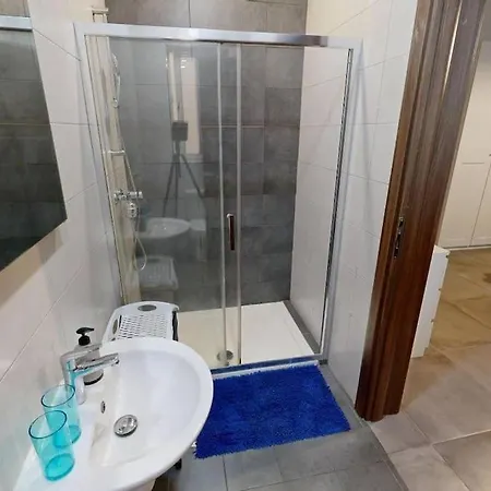 Vibrant One Bedroom At Manoel Island *