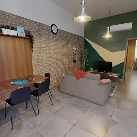 Daire Vibrant One Bedroom At Manoel Island *