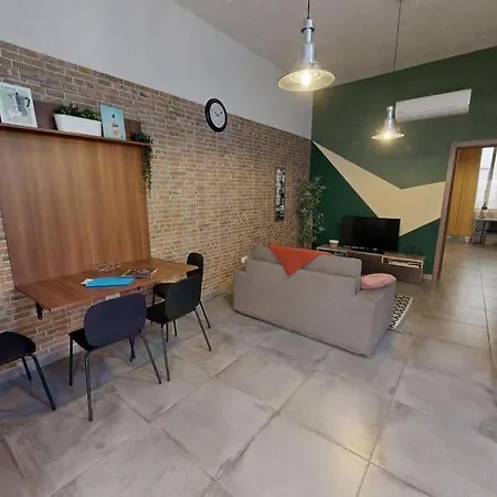 Vibrant One Bedroom At Manoel Island *