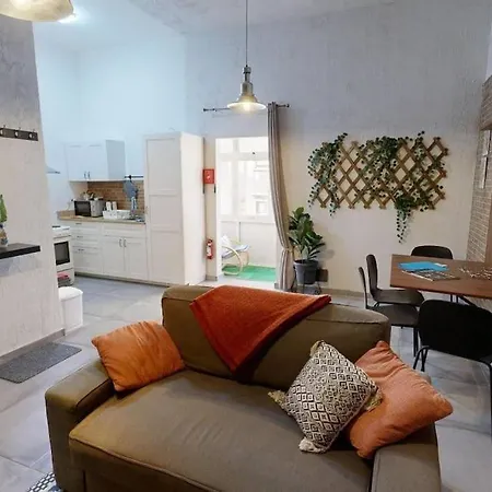 Apartment Vibrant One Bedroom At Manoel Island