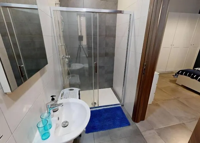 Vibrant One Bedroom At Manoel Island *